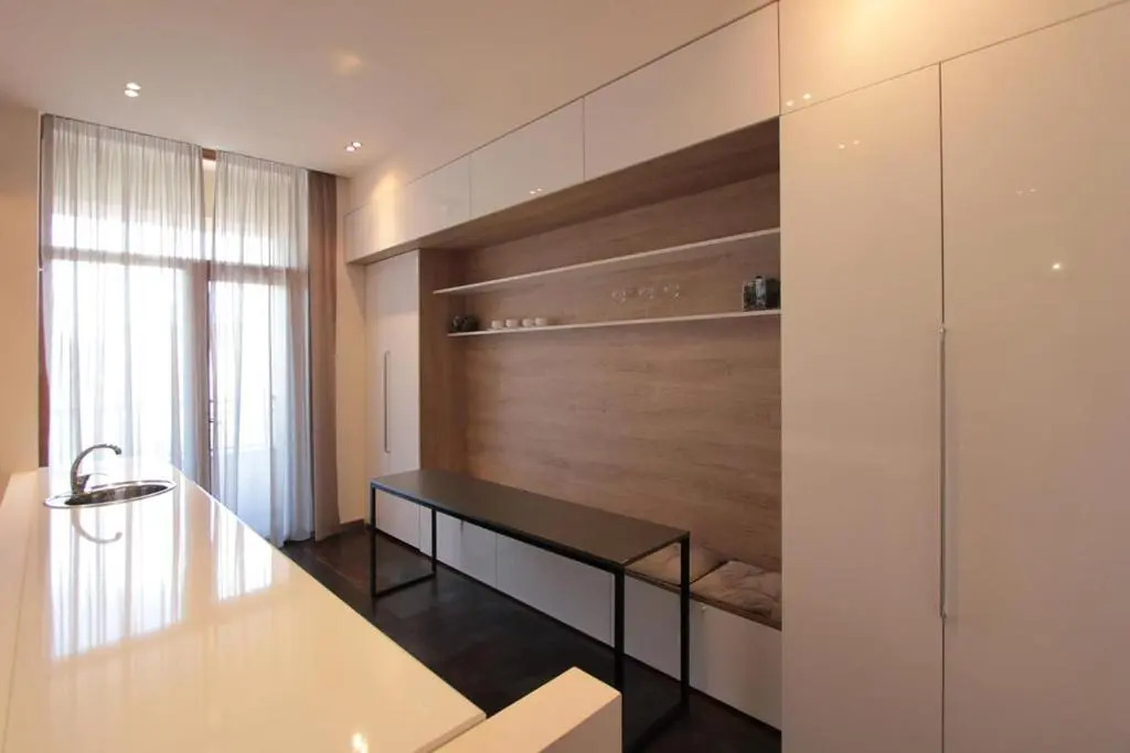Metro apartment