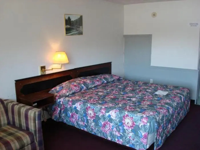 Gray Plaza Motel Benton Rend Lake I-57