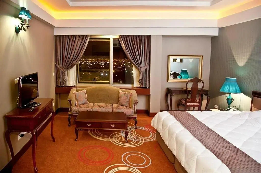 Shiraz Grand Hotel