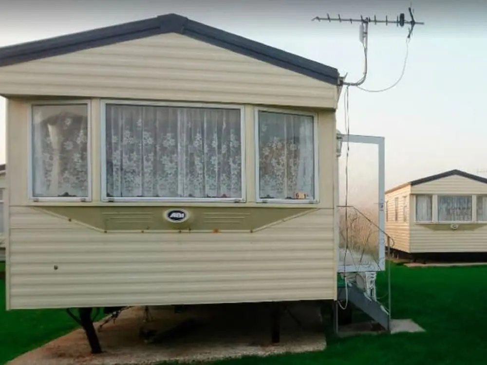 Simplistic Holiday Home in Selsey Near West Sand Fun Fair
