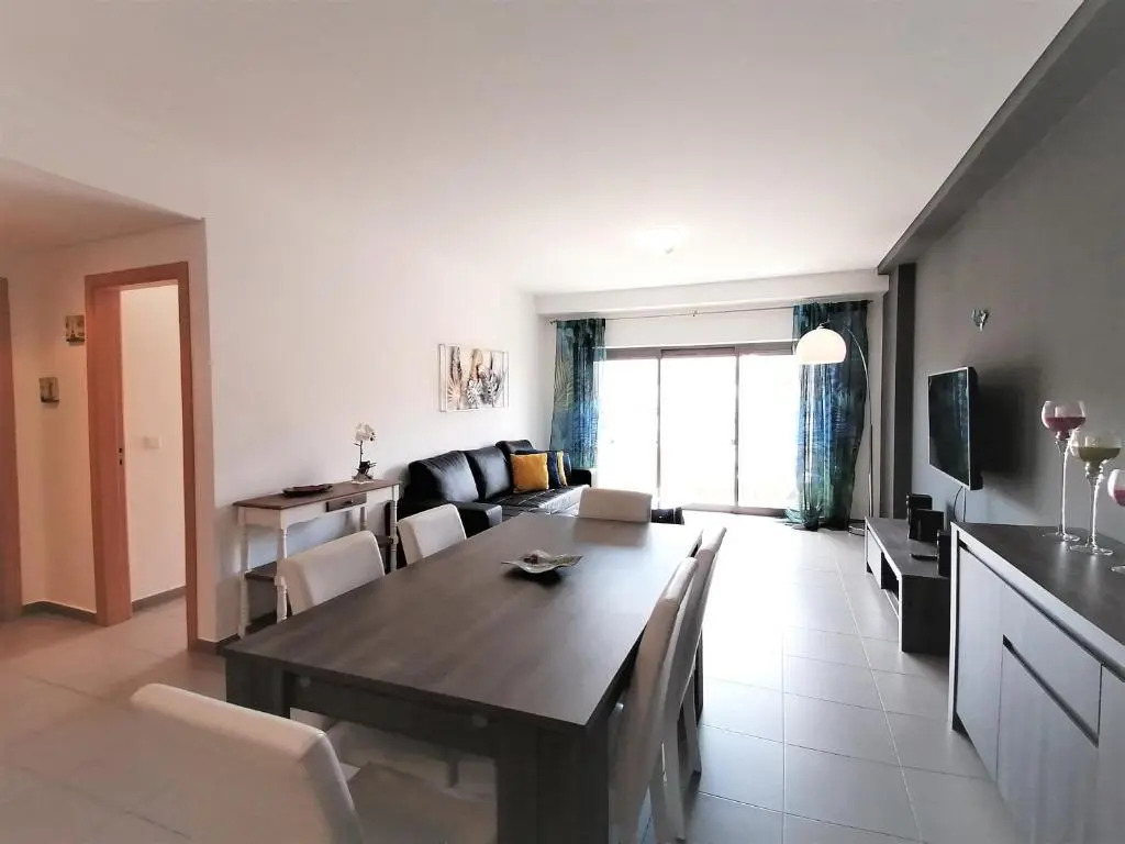 Paraiso Sol Rocha Luxurious beach apartment