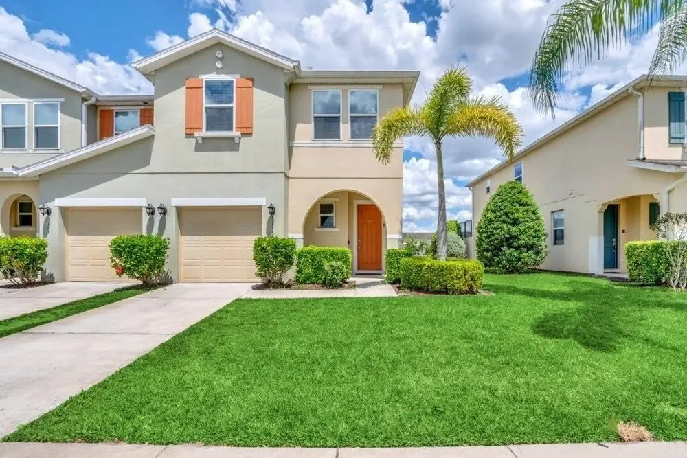 4 Bed Townhome With Private Pool Near Disney! 4 Bedroom Townhouse by Redawning