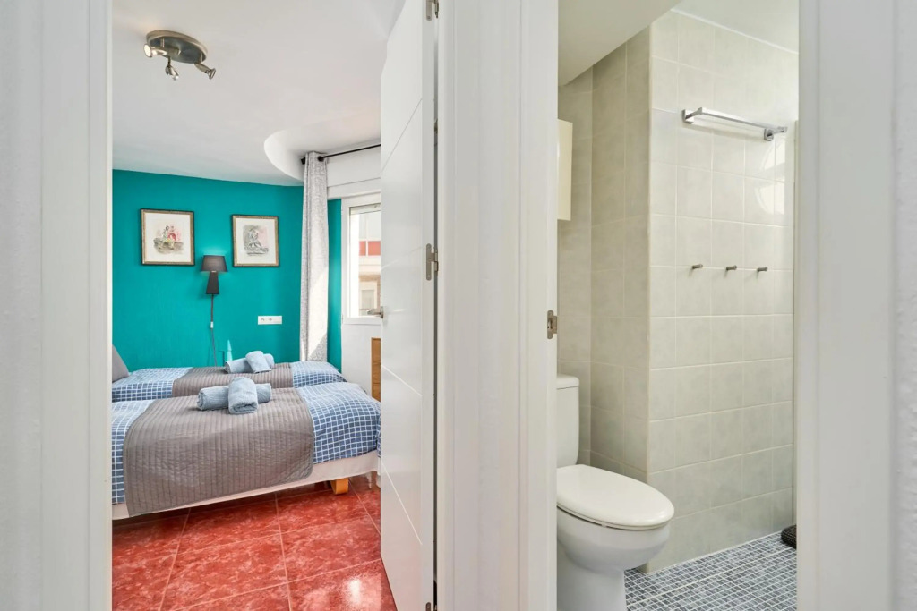 2 Bedrooms 2 Bath
