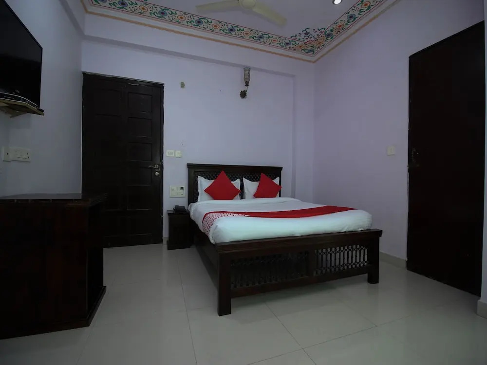 OYO 15896 Hotel Jal Mahal Haveli