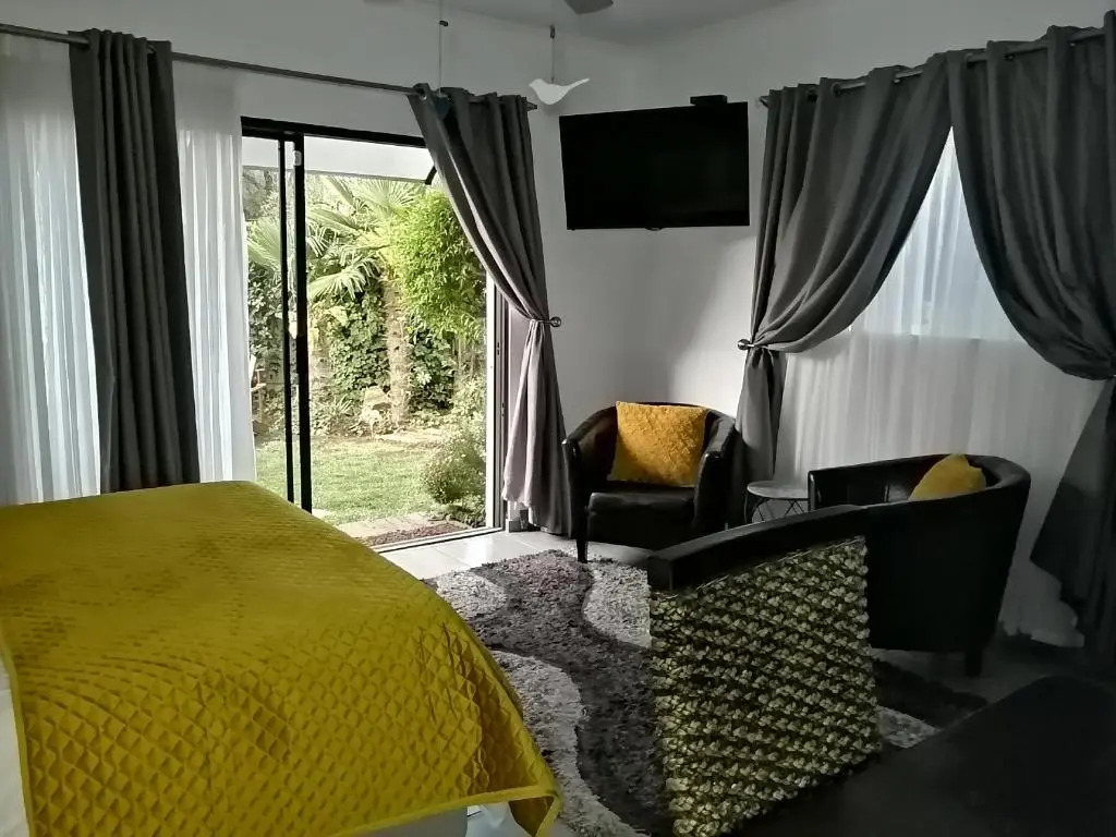Roxys Rest Guest House