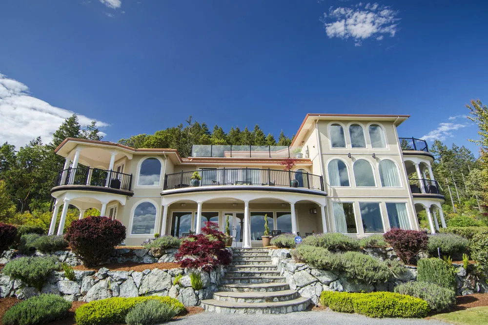 Villa Eyrie Resort