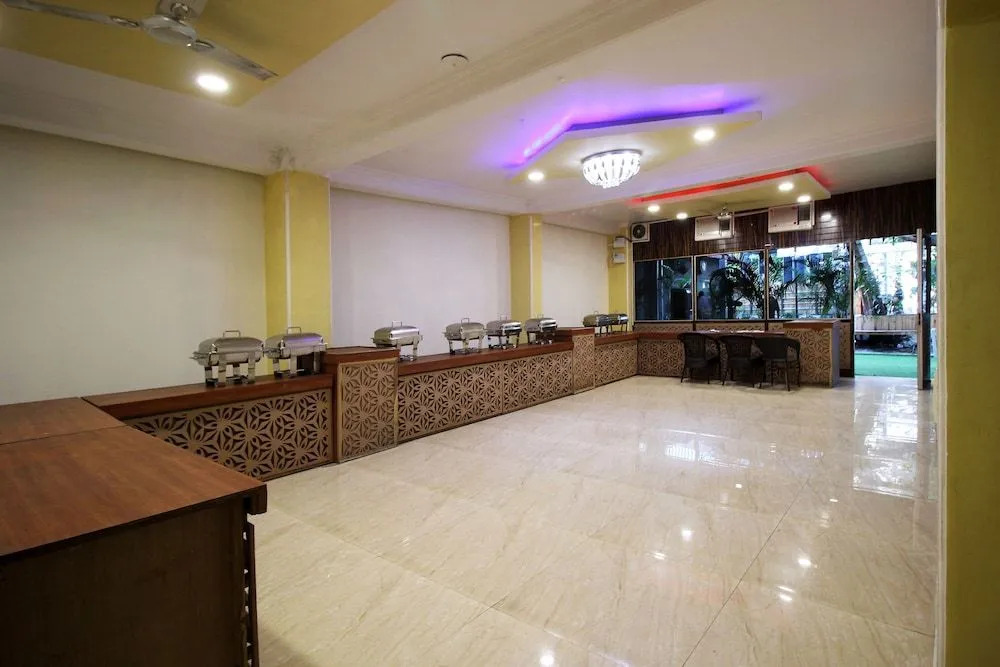 OYO Flagship 5383 Hotel Under Bridge Inn