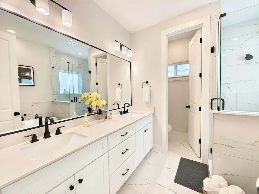 Northside Retreat Chic 3 Bdr, Pet Friendly!