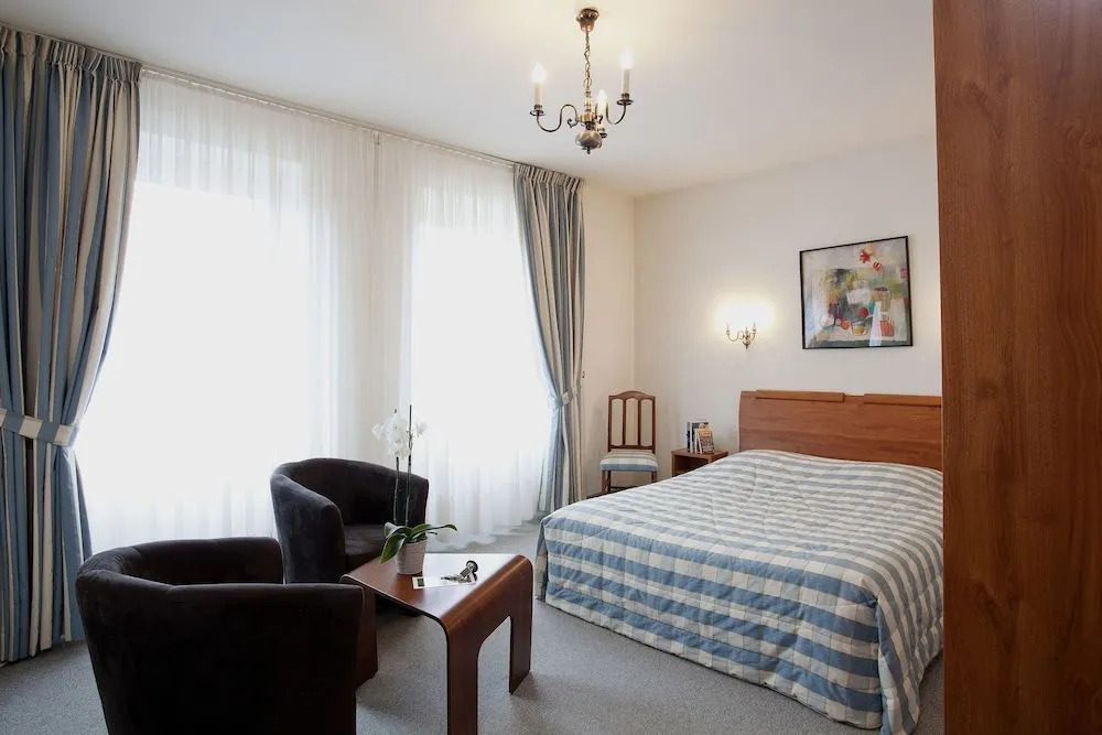Logis Hotel-Restaurant De La Poste