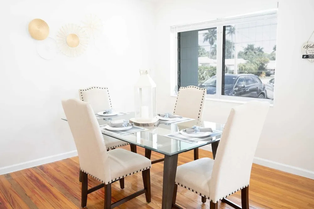 Cozy House With Patio, Fireplace, Parking - Hollywood, Florida