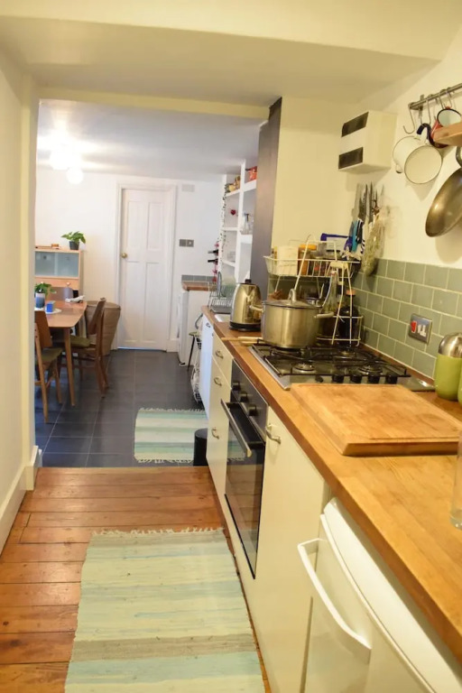 1 Bedroom Home With Garden Near Dalston