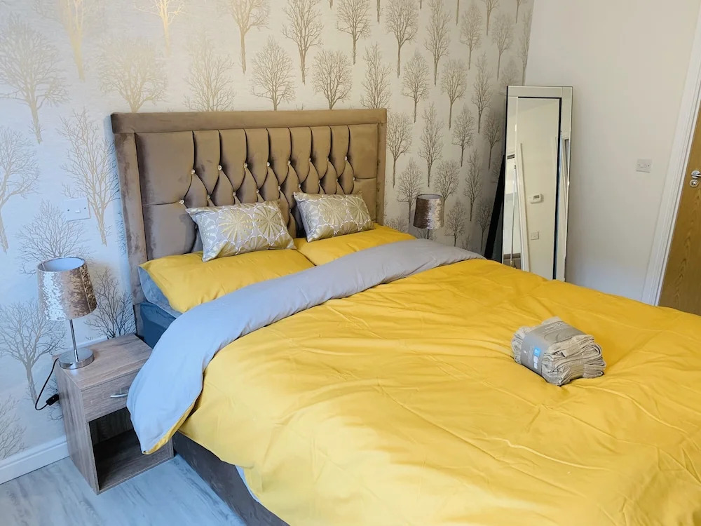 Brand new Stunning 2 bed Apartment Close to City