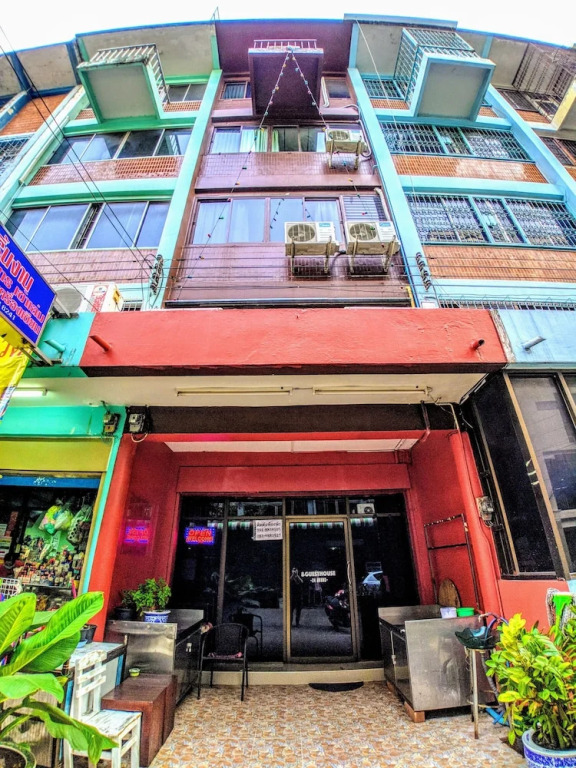 Zuzu Hostel