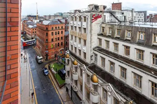 Spacious 2 Bed Apartment in Central Manchester