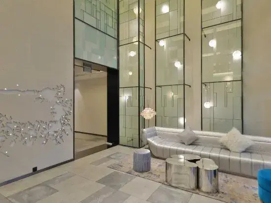Hongjun Street No.1 Hotel (Harbin Railway Station Central Street)