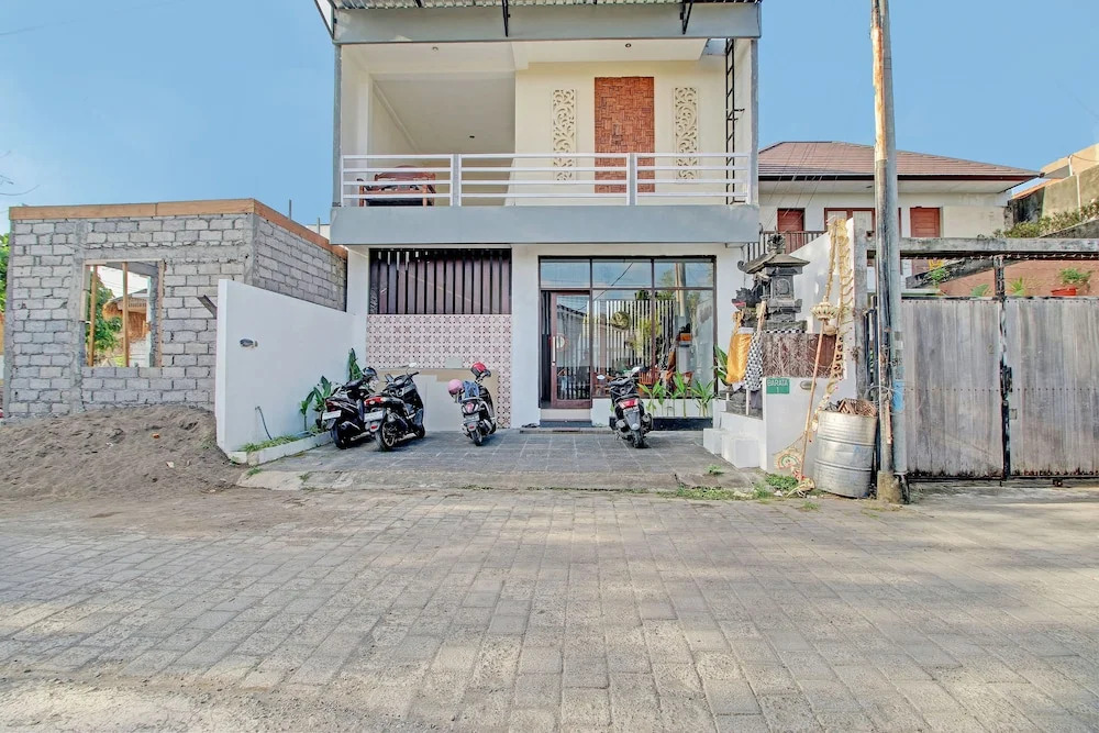 Collection O 93004 Double D Guest House