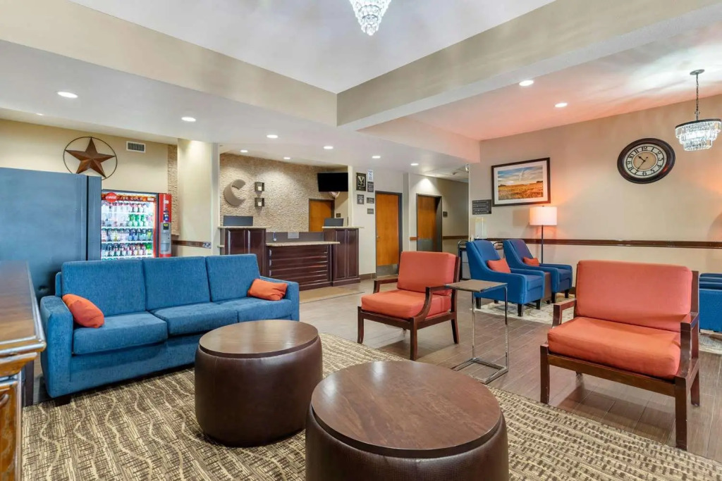 Comfort Inn & Suites Lakeside