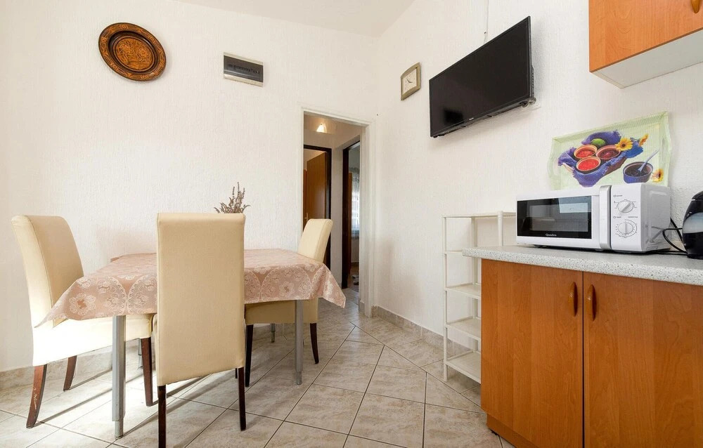 Beautiful Apartment in Vir With 2 Bedrooms and Wifi