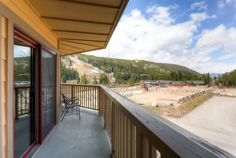Red Hawk Lodge 2240