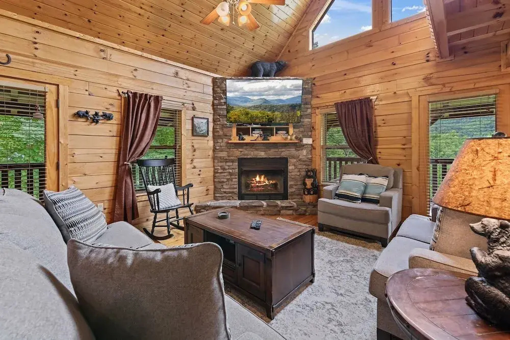 Triple Mountain View Stunning 4 BDR Cabin w/ Private Hot Tub, Game Room