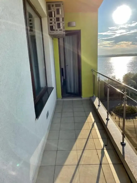 Infinity Summerland Apartment