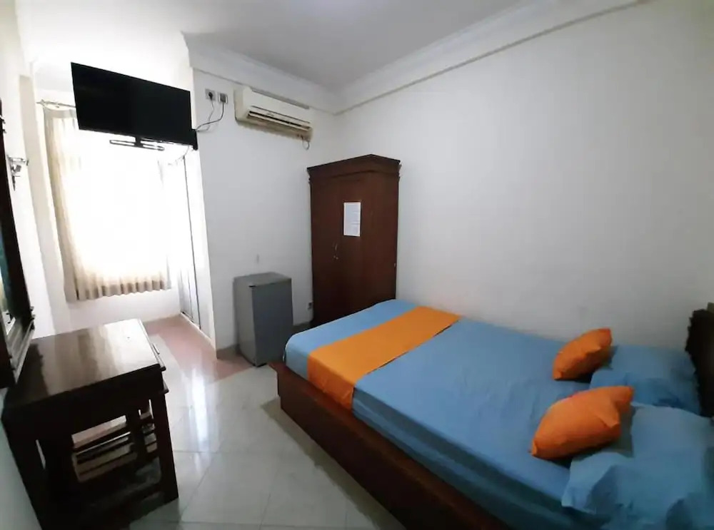 Residence 38 By Oyo Rooms