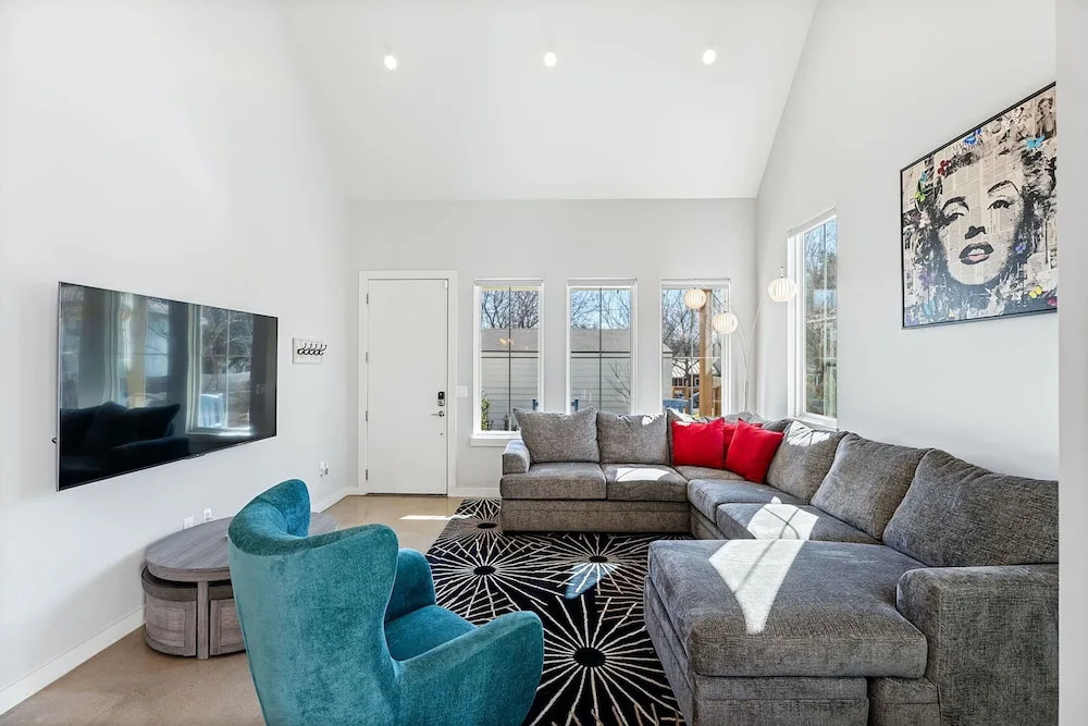 Trendy 3 Bedroom in South Austin!