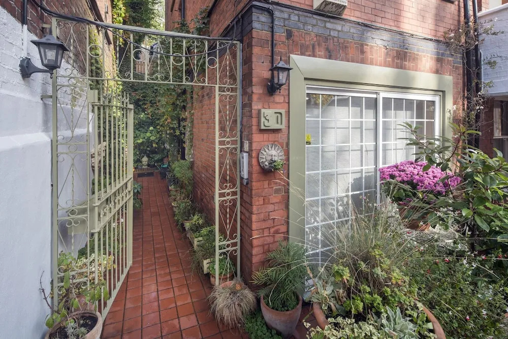 Heart of Hampstead Retreat