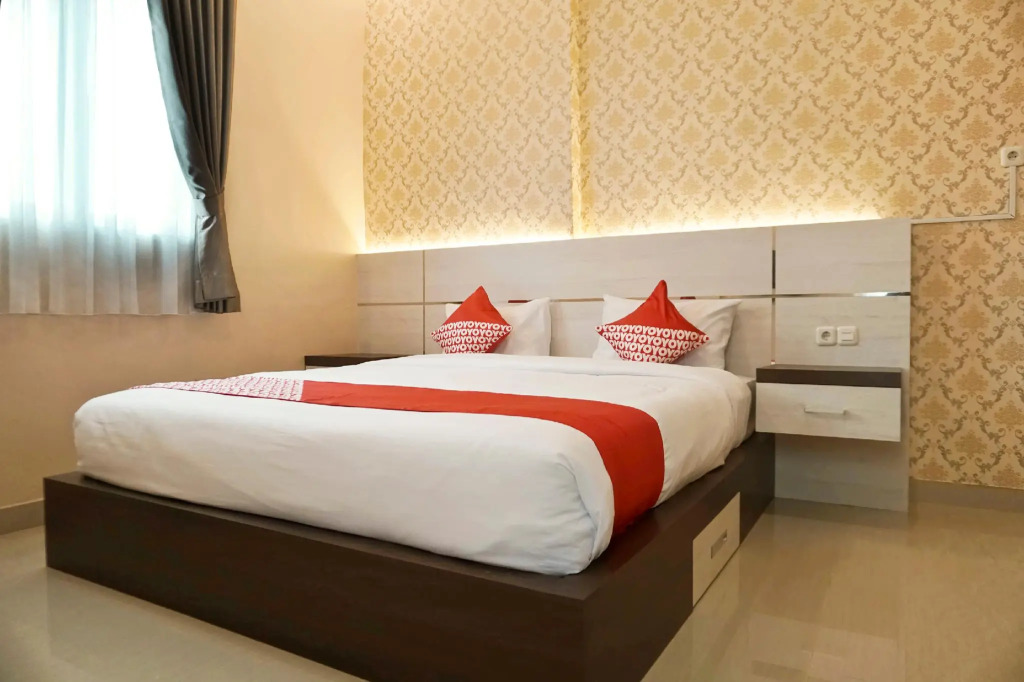 RedDoorz Syariah near Sultan Syarif Kasim II Airport