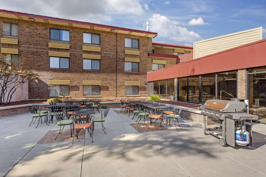 Best Western Plus Landmark Inn