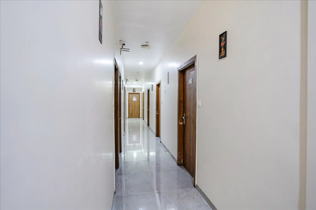 Deluxe Residency Nr- Mumbai International Airport