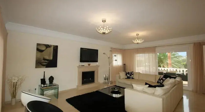 Villa 82