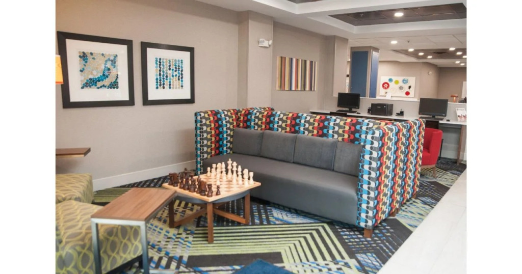 Holiday Inn Express Hotel & Suites Norfolk by IHG