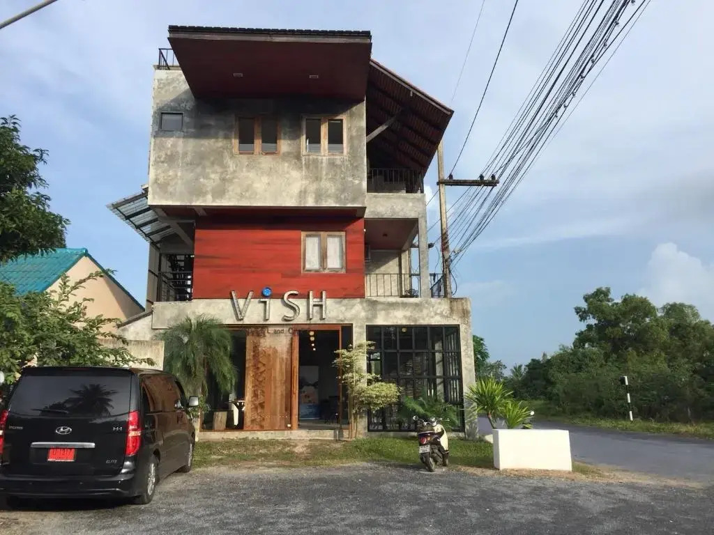 Vish Hotel and Cafe