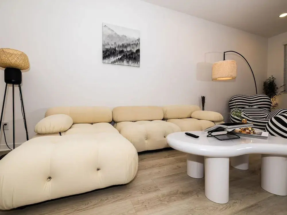 Modern Designer Stay Bright Chic Spacious