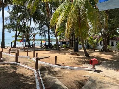 Tsunami beach hotel arugambay