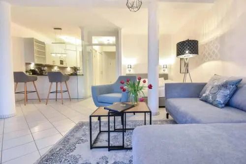 Villa Marfa, App 02