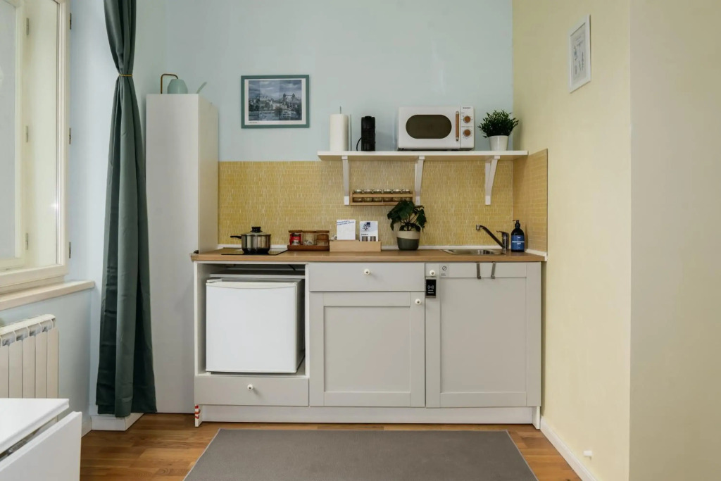 Prague Days - Minimalistic Studio with Netflix and View to National Museum