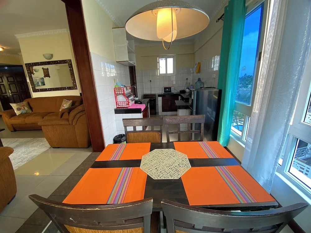 Lux Suites La Vida Sunrise Apartments
