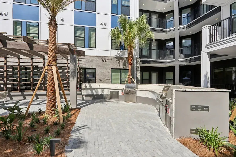 Landing Stylish 1BD Yoga Studio Gym