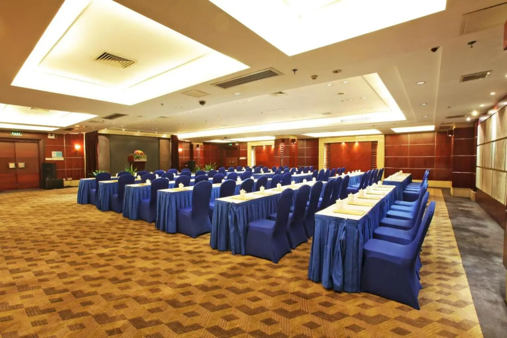 Grand Royal Hotel