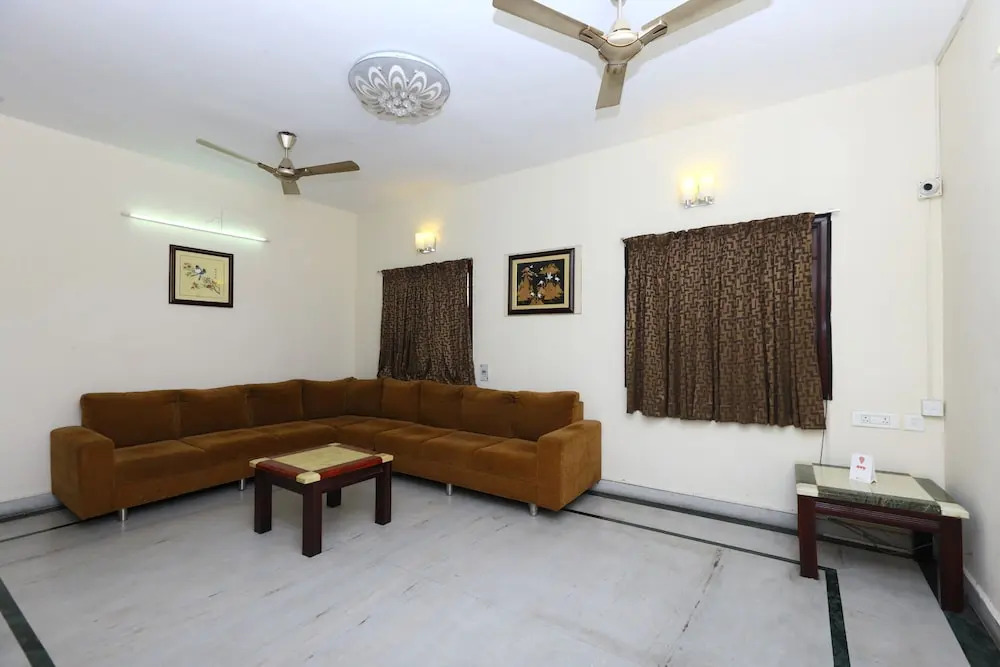 Hotel Rich Residency