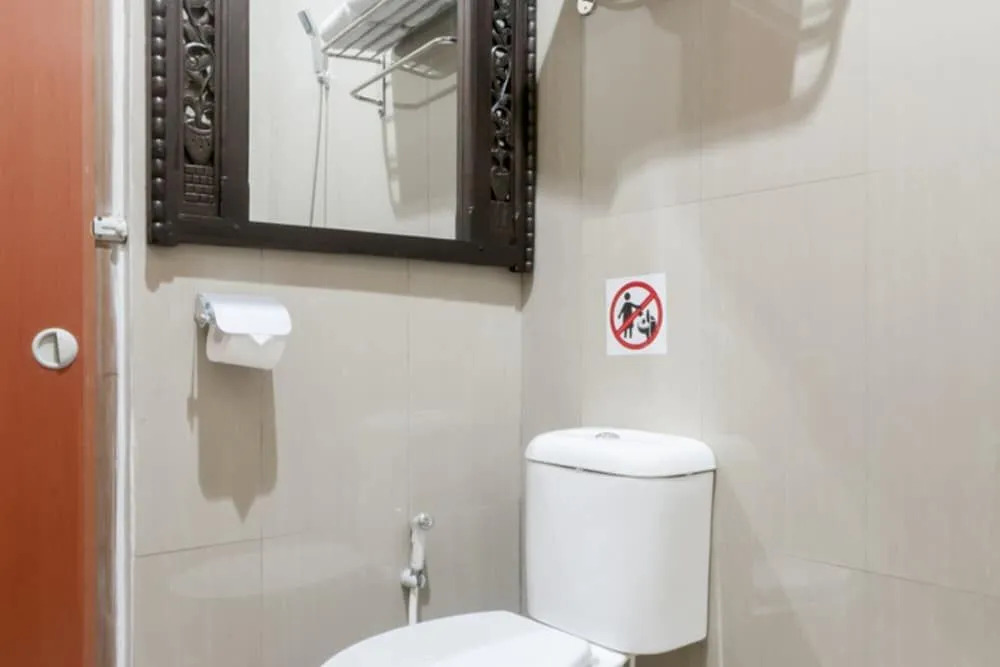 RedDoorz Syariah Plus near Trans Studio Cibubur