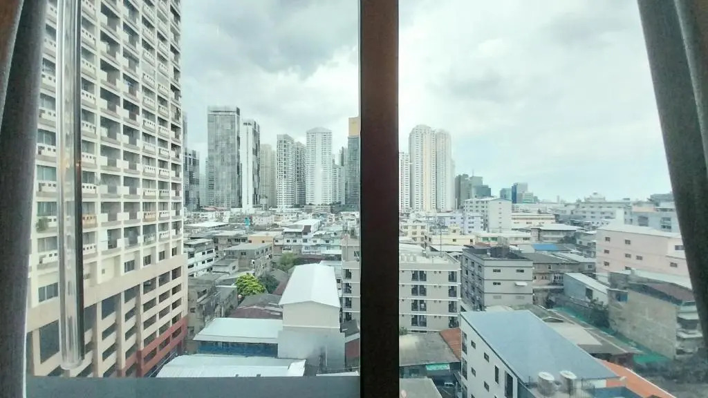 Luxury Apartment Queen Sirikit Asok Termianl 21