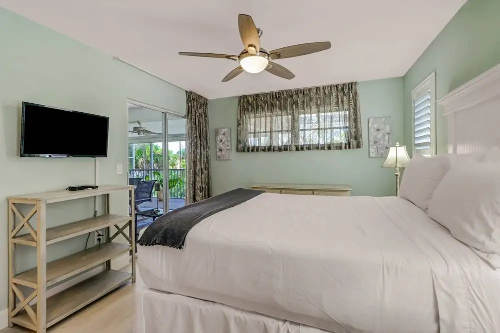 27090 Belle Rio Dr