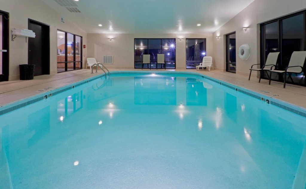 Holiday Inn Express Suites Charleston, An Ihg Hotel