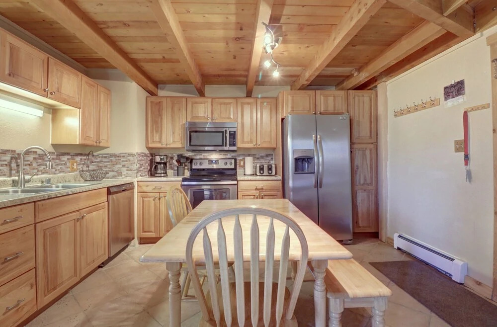 D303 Tree House 2br+loft 2ba 2 Bedroom Condo by Redawning