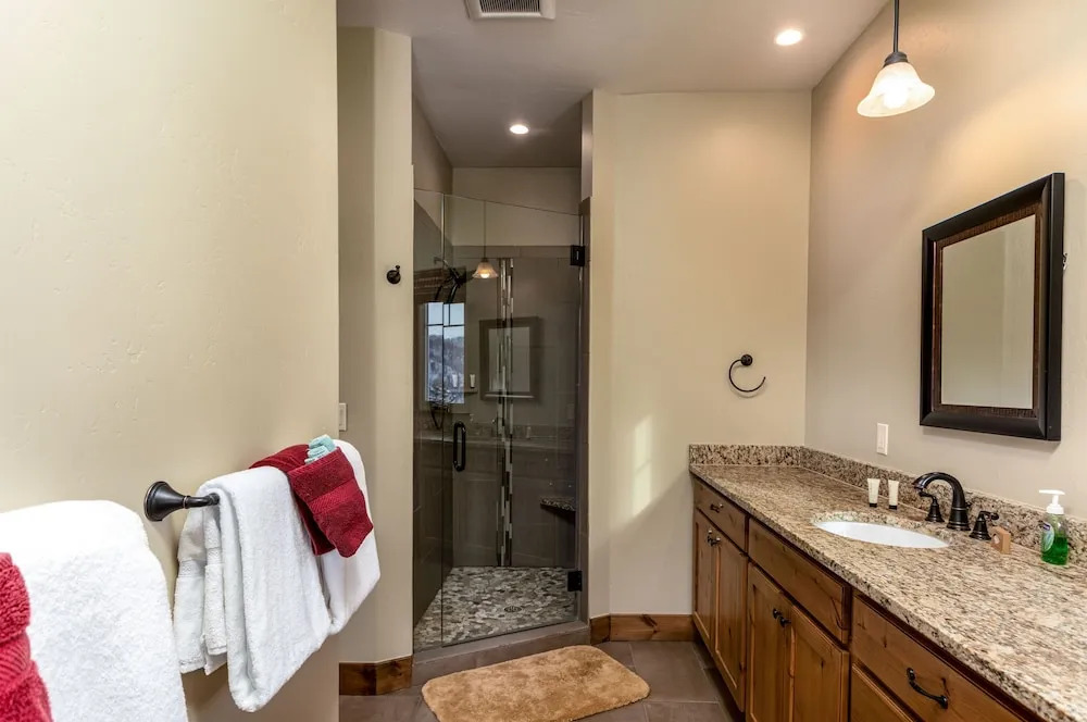 New Listing! Mountain-view Lodge W/ Fireplace And Hot Tub 4 Bedroom Cabin
