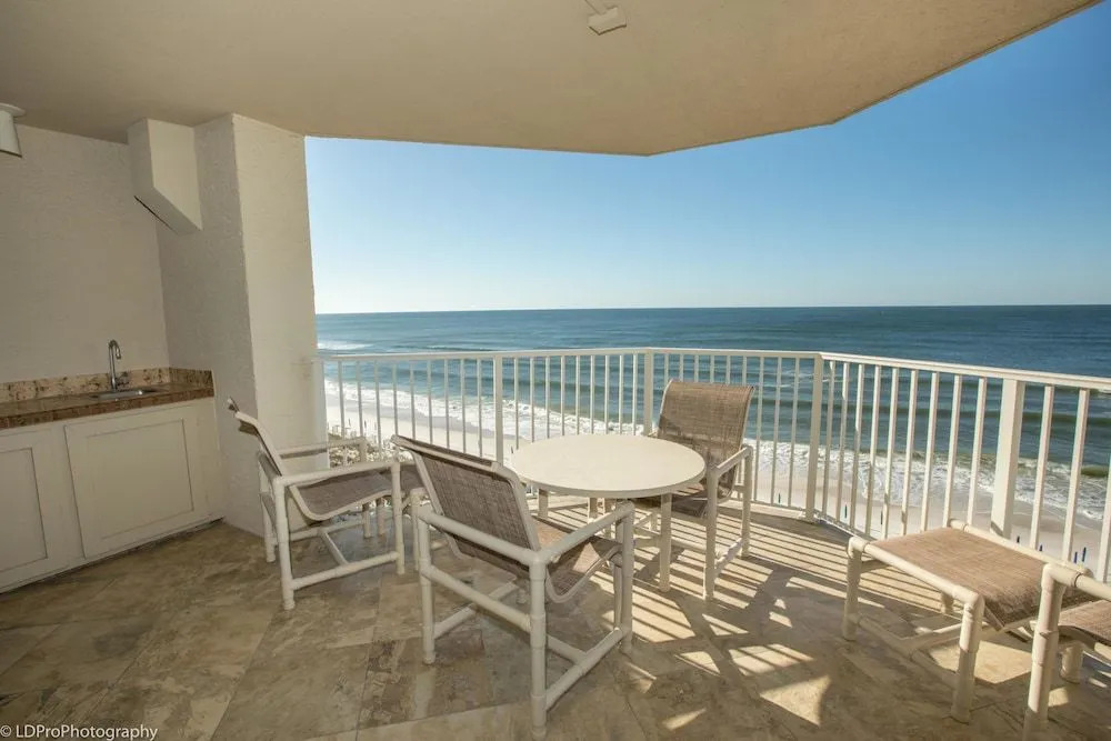 Inlet Reef 603 2 Bedroom Condo by RedAwning