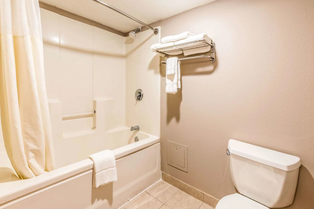 Lake Norman Inn and Suites